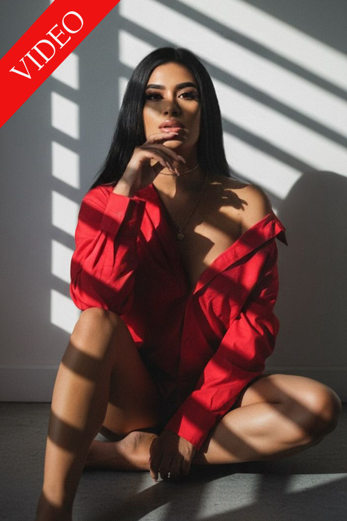 Ibiza tops - Escorts - BUGATTI